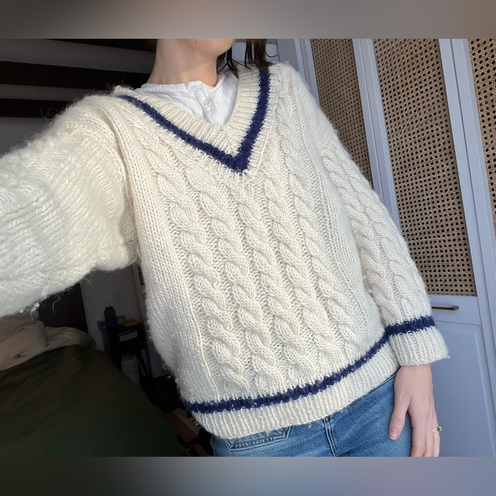 Wool cable knit V-neck sweater with navy stripe
